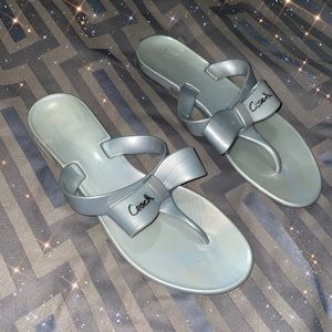 Coach Y2K Pretty  Metal Jelly Bow Rubber Thong Sandals Size 8R Women’s Silver